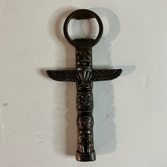 Vintage Totem Pole Souvenir Bottle Opener – British Columbia Collectible - Picture 7 of 7